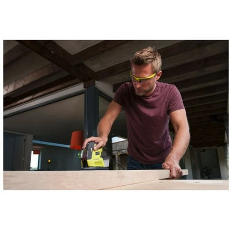 Ponceuse Multifonction RYOBI 180 W - 3 Modes - Triangulaire - RMS180-TA30 6 Ponceuse Multifonction RYOBI 180 W - 3 Modes - Triangulaire - RMS180-TA30 – Image 4