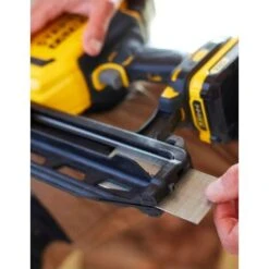 Cloueuse STANLEY FatMax SFMCN616B (Machine Seule) 9 Cloueuse STANLEY FatMax SFMCN616B (Machine Seule) -Magasin D'Outils Électriques 92439518 3
